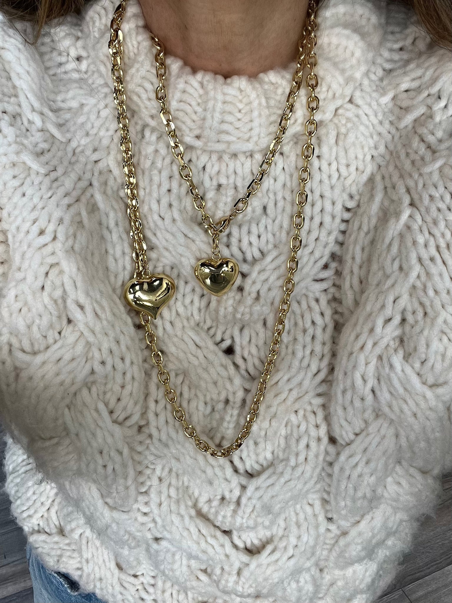 Short Puffy Heart Lariat Necklace